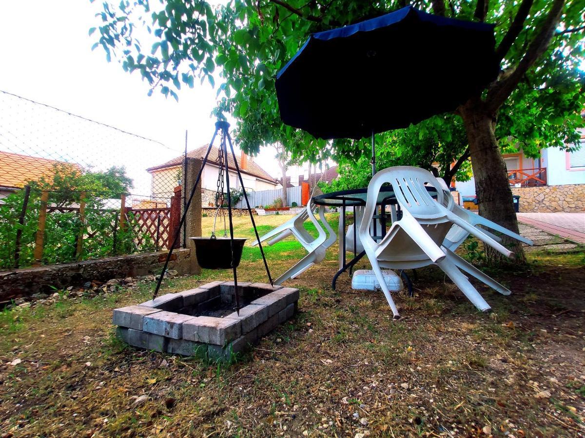 Szandra Vendeghaz Osku Bagian luar foto