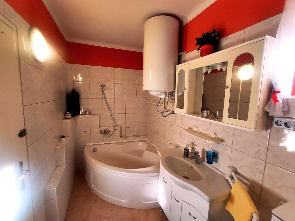 Szandra Vendeghaz Osku Bagian luar foto